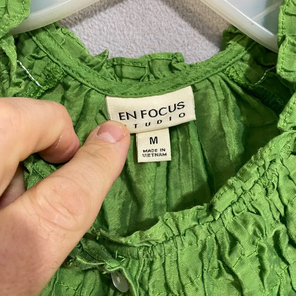En Focus Studio Salted Lime Ruffle Sleeve Blouse | Textured Button Front Top M - Picture 2 of 7
